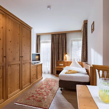 S'doerfl Alpesi faház *