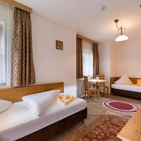 S'dorfl Chalets Шале Майрхофен